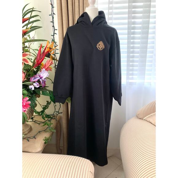 GU (Uniqlo) x Harry Potter Embroidered Logo Sweat Hoodie Dress in Black - Picture 8 of 15